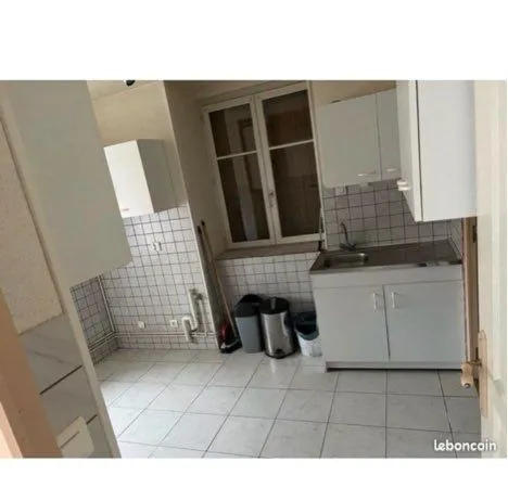 F3 centre ville immeuble calme
