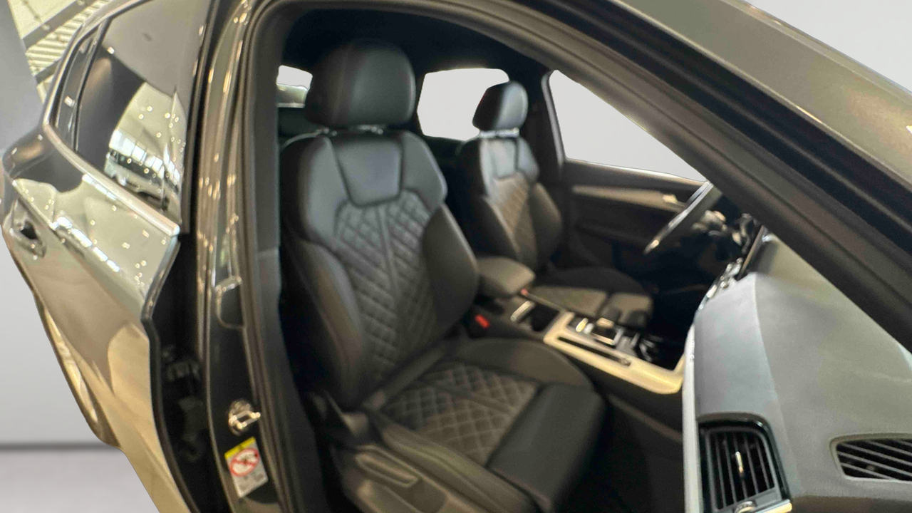 Audi Q5 50 TFSIe 299 S tronic 7 Quattro — photo 19