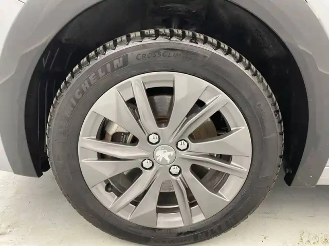 Peugeot 208 electrique 50 kwh 136ch — photo 17
