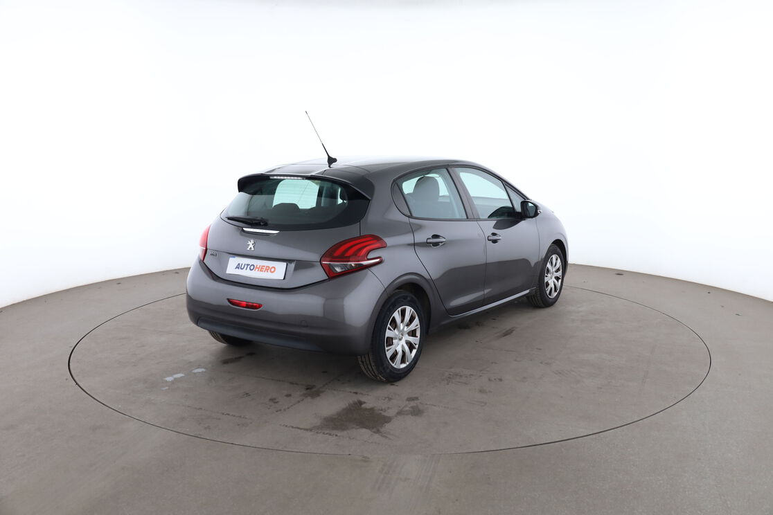 Peugeot 208 1.2 PureTech Active ETG5 — photo 5