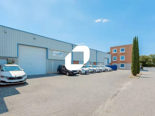 Local d'activité 1603 m²