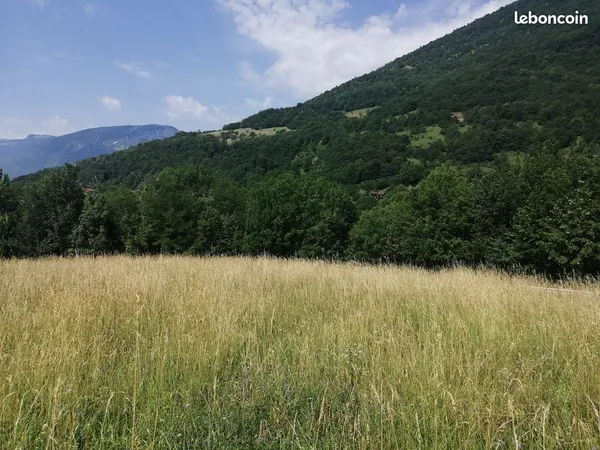 Terrain 1717 m² vue sur les montagnes