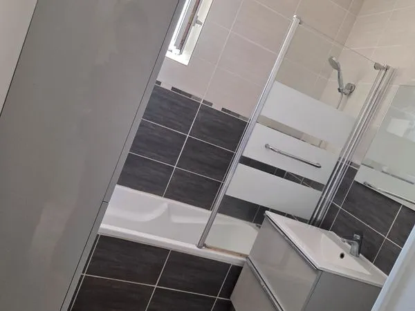 Appartement T4 entièrement rénové à louer - Charly-sur-Marne