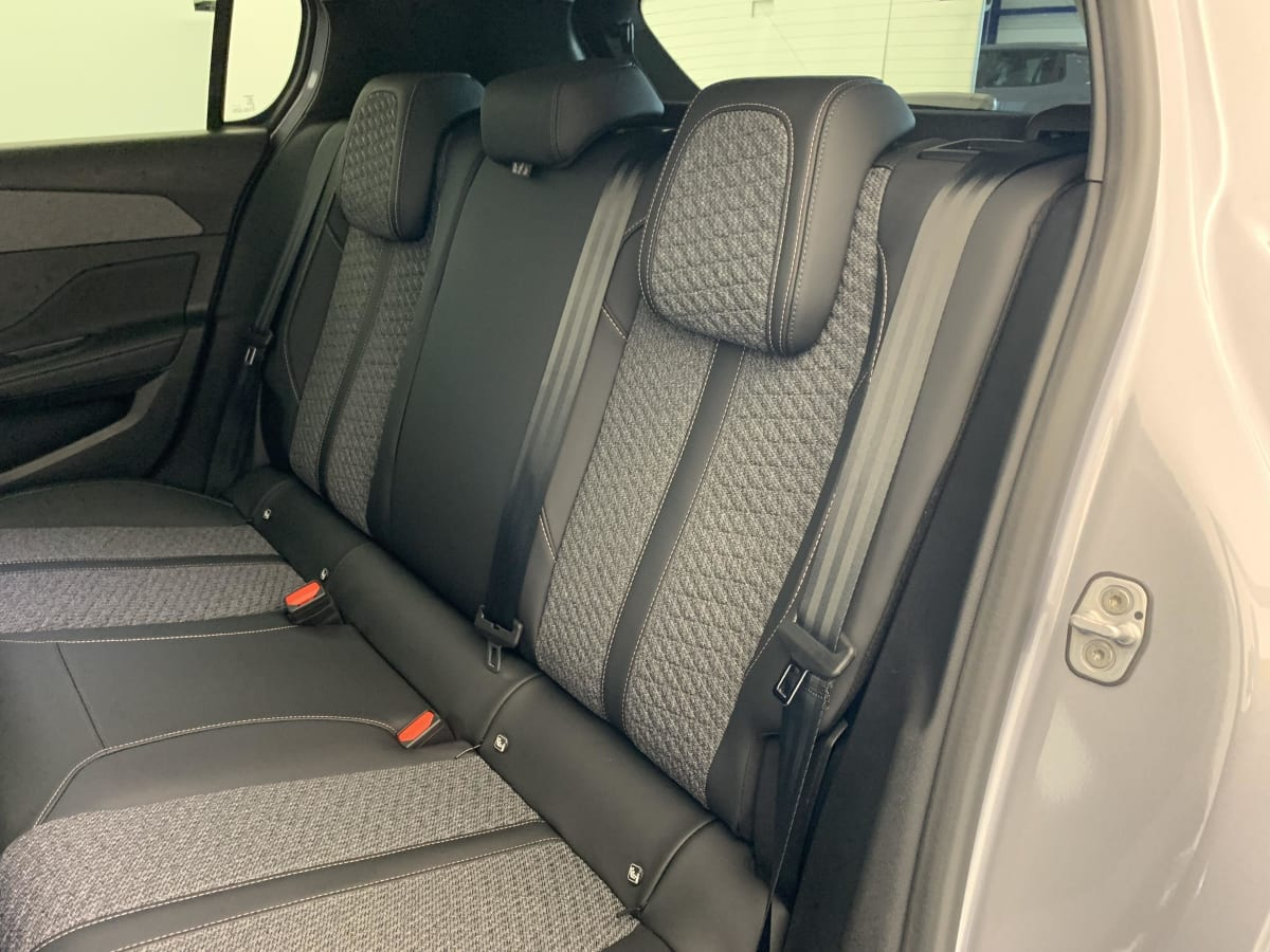 Peugeot 308 — photo 20