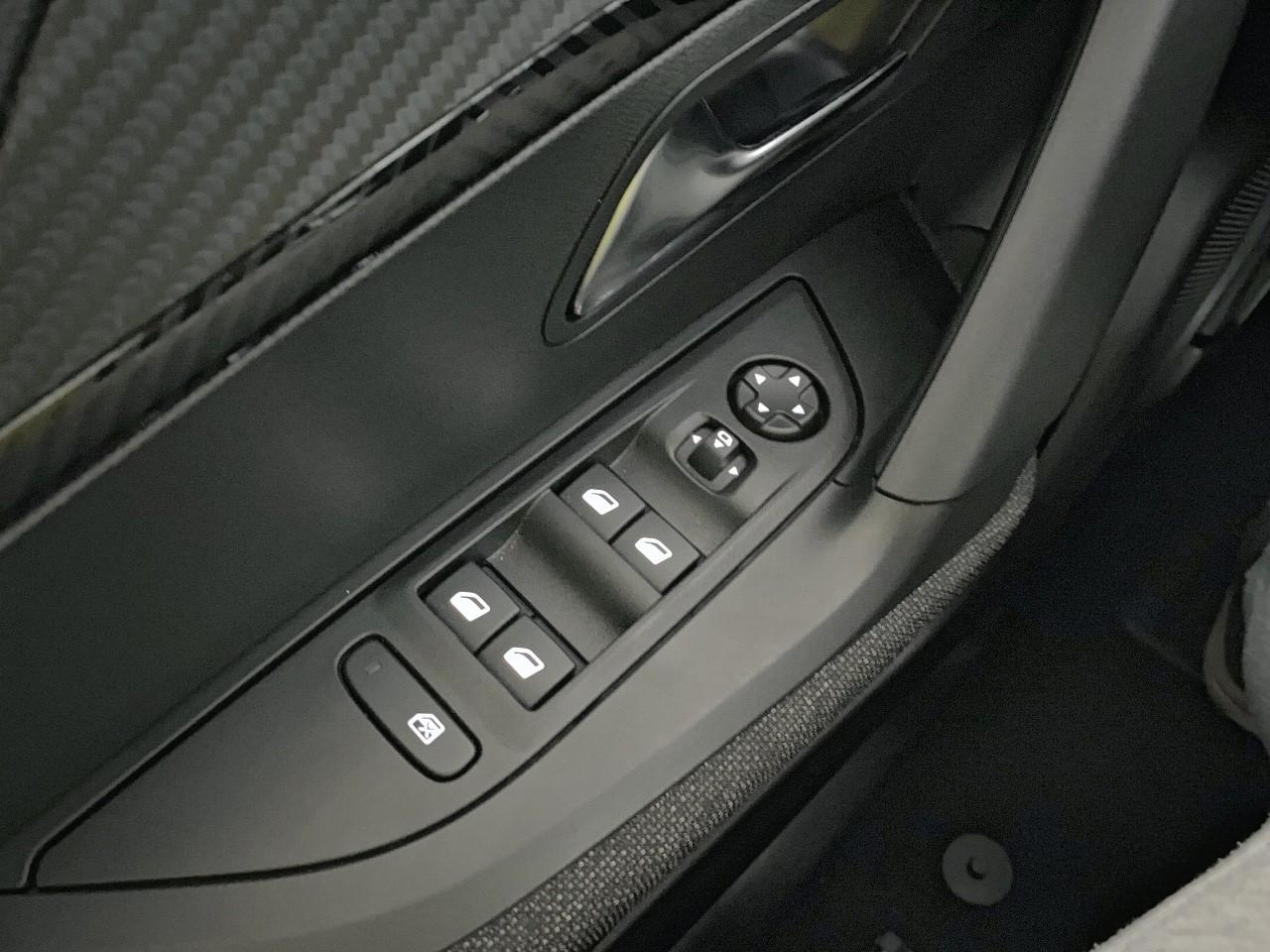 Peugeot 2008 hybrid 145 e-dcs6 style — photo 20
