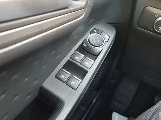 Ford Kuga 1.5 ecoblue 120ch titanium — photo 6