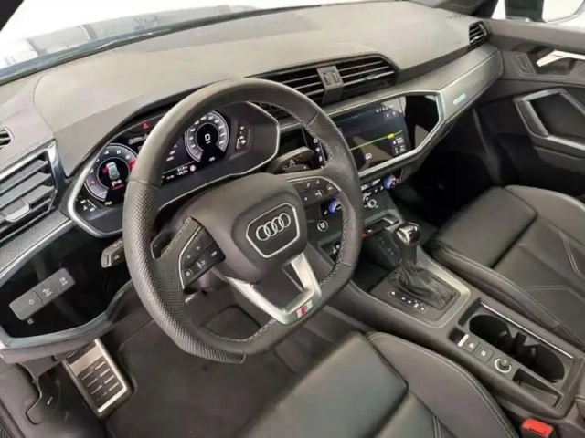 Audi Q3 35 tfsi 150 ch s tronic 7 s line plus — photo 30