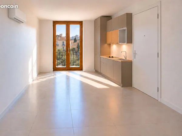 Studio rénové et climatisé