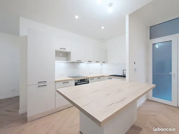 🌟 Superbe T3 Récent - 70 m² - Centre-Ville Historique (Rue Piétonne)