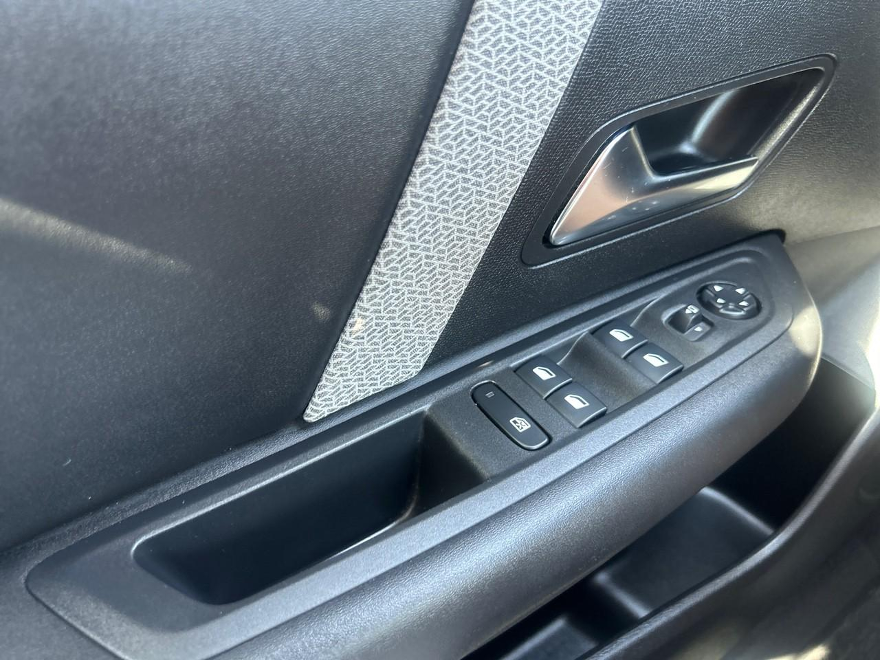 Citroën C4 puretech 130ch s&s feel pack eat8 — photo 16