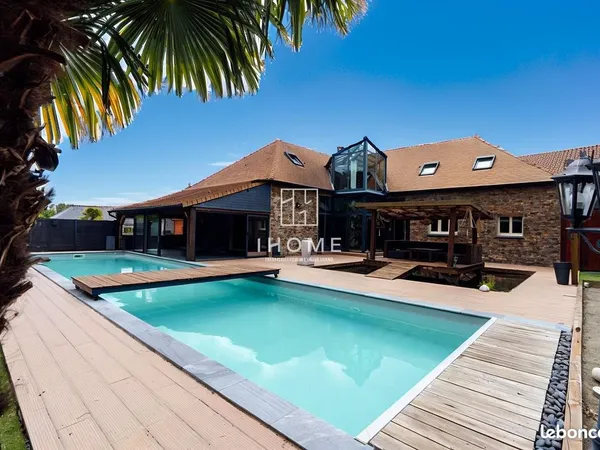 Propriété 8 pièces 265 m²