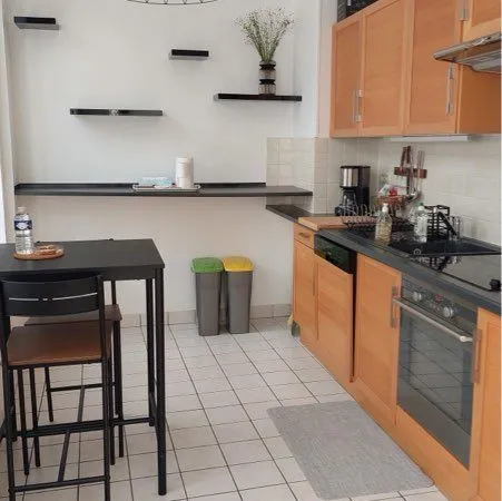 Rénové: 3 pieces meublés en centre ville