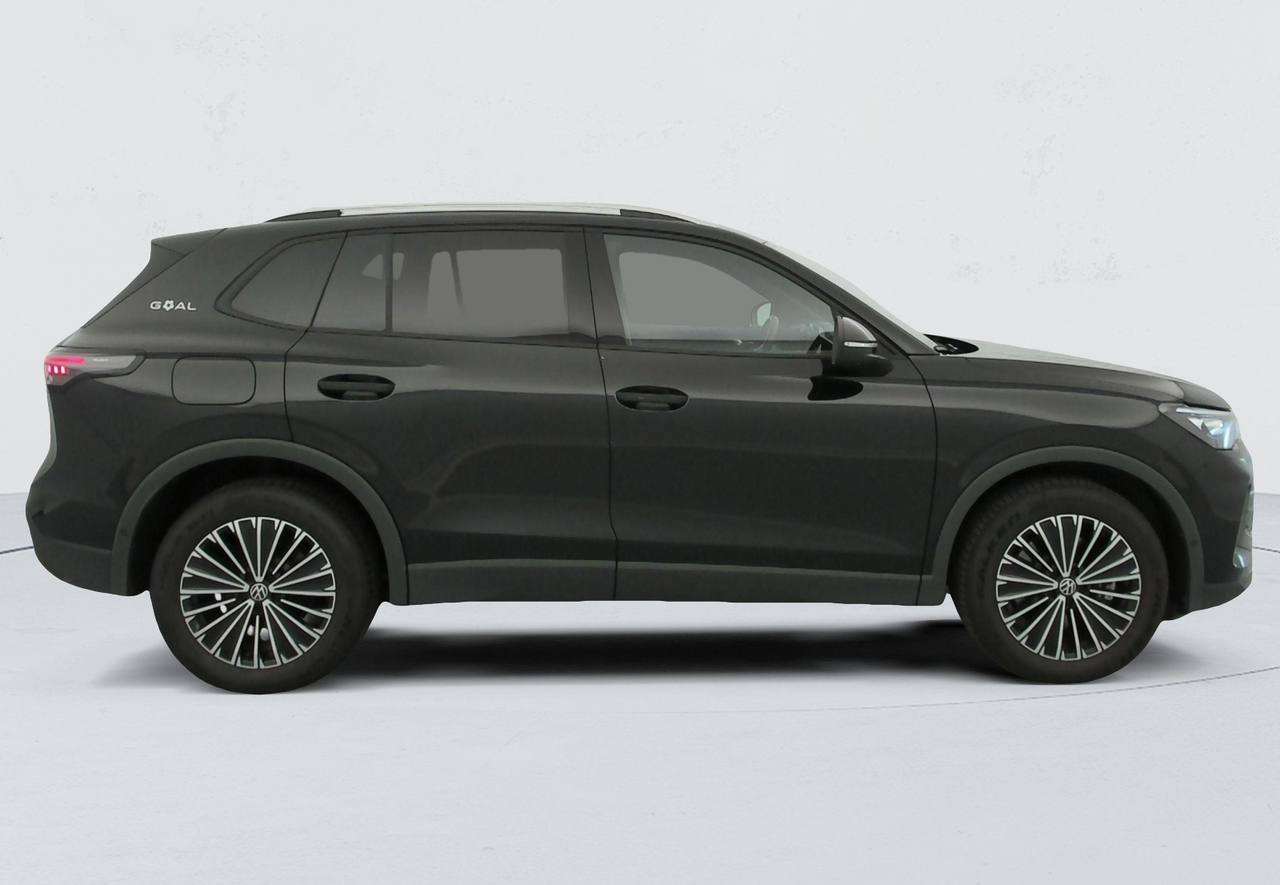 Volkswagen Tiguan — photo 6