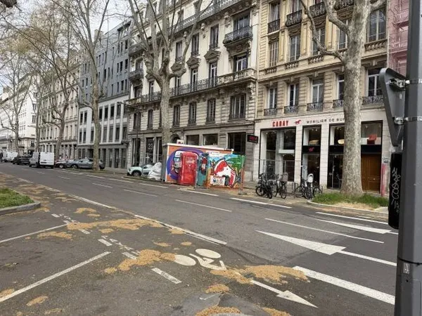 Local commercial 160 m²