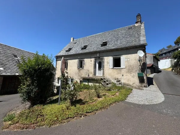 ANCIENNE FERME DE CARACTÈRE - LAQUEUILLE