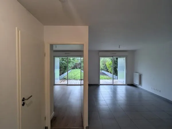 ? À louer  Appartement T2 avec jardin