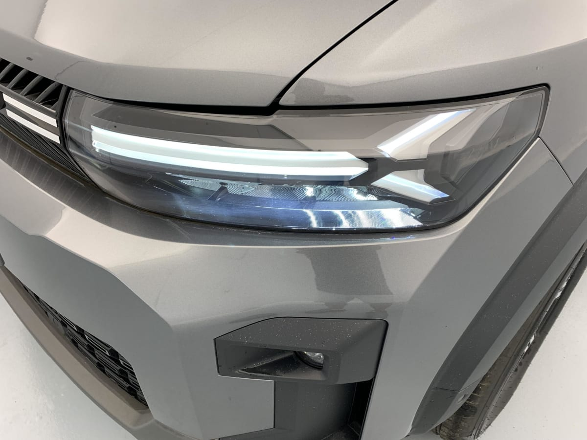 Dacia Bigster — photo 25