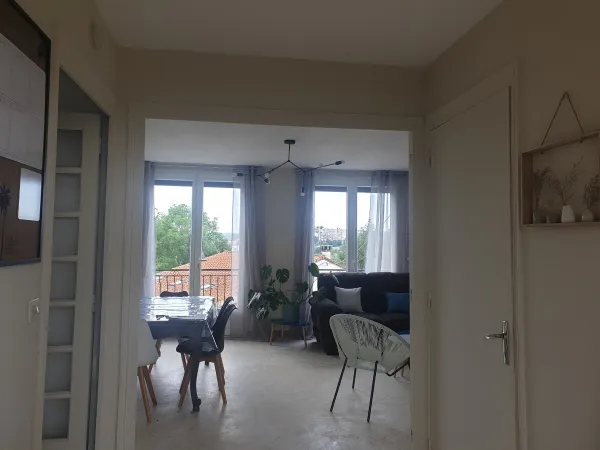 Loue chambre avec sa propre SDB + WC dans maison 95m², Facs Sciences, Staps, IUT au calme belle vue