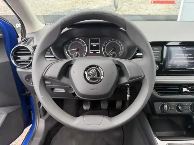 Skoda Fabia 1.0 mpi 65ch active — photo 12