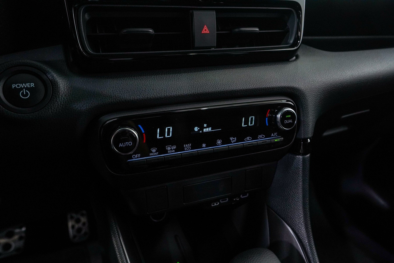 Toyota Yaris 4 — photo 23