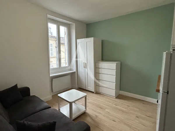 STUDIO MEUBLE - Jonzac Hyper Centre 16.15 m2