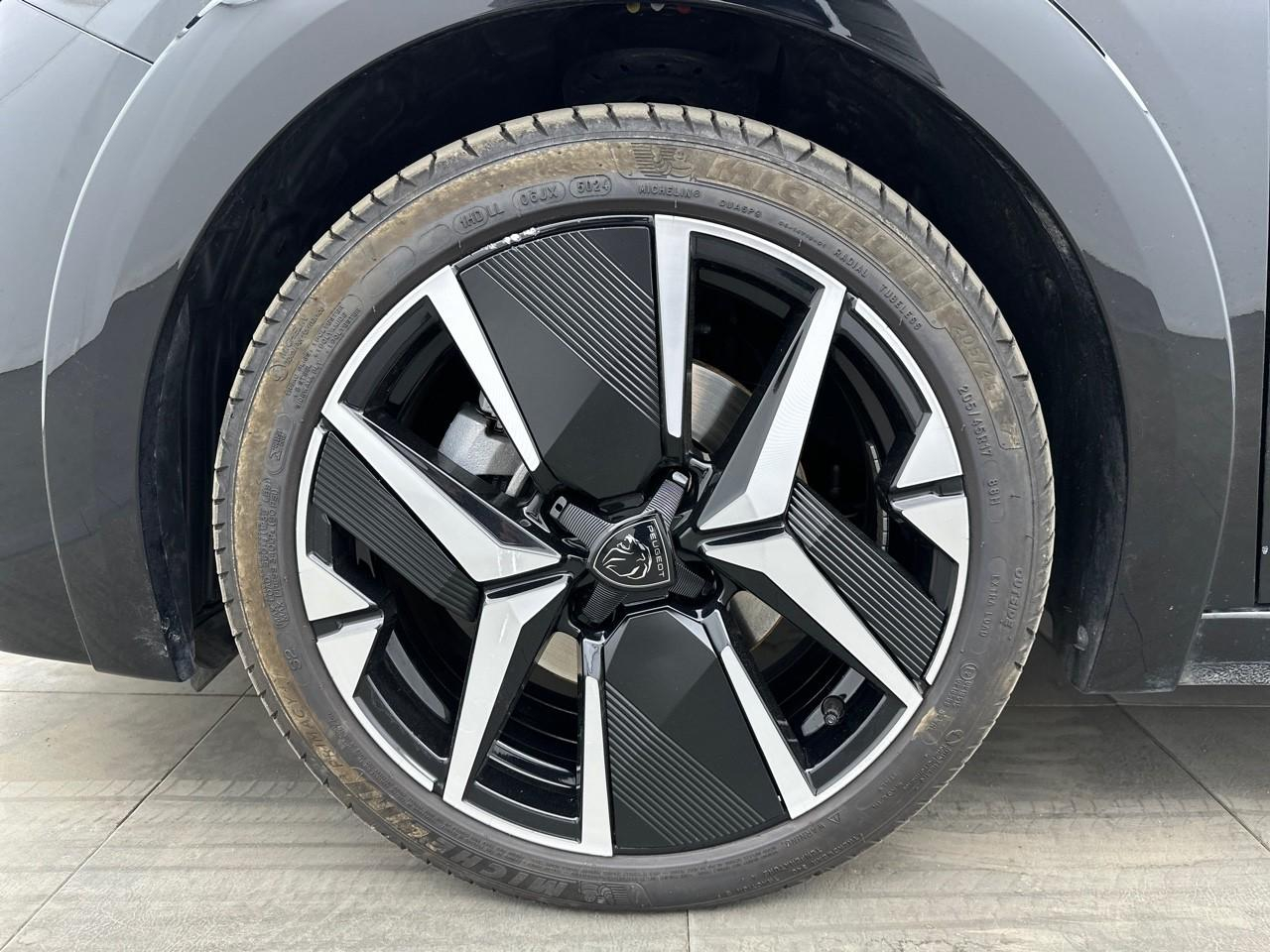 Peugeot 208 hybrid 136 e-dcs6 gt — photo 14