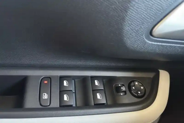 Citroën C3 hybride 110 ch e-dcs6 — photo 24