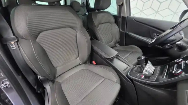 Renault Scenic tce 115 fap — photo 21