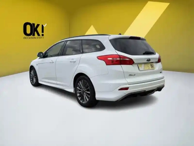 Ford Focus 1.5 ecoboost 182 st-line — photo 2