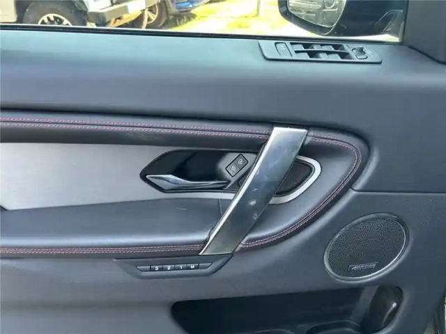 Land Rover Discovery Sport mark vii p300e phev awd bva — photo 22
