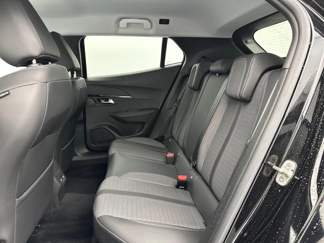 Peugeot 2008 bluehdi 130 s&s eat8 allure business — photo 12