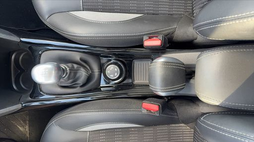Peugeot 2008 1.2 PureTech 130 - Allure – 2018 – 66477 km – Essence – Boîte Manuelle — photo 20