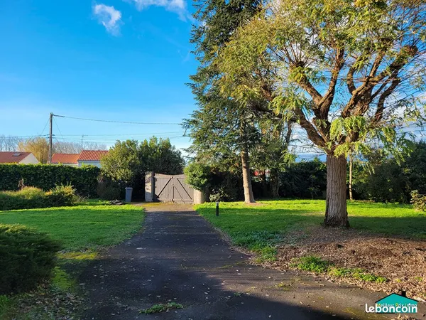 Terrain 570 m² MACHECOUL SAINT MEME