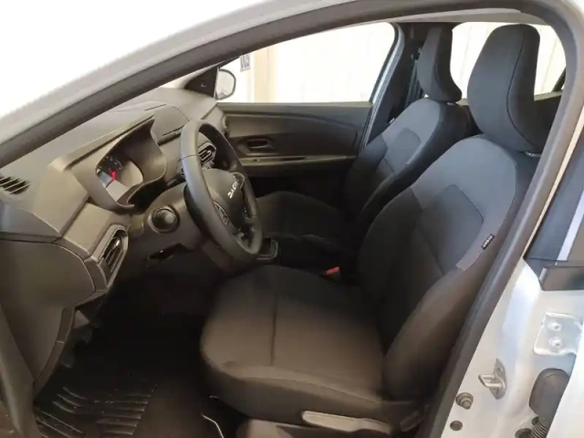 Dacia Sandero sce 65 — photo 6