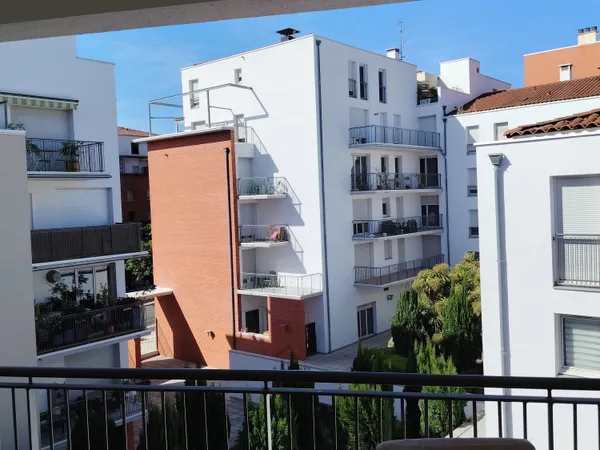 Loue chambre en colocation dans appartement