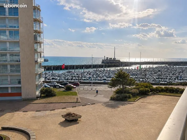 Appartement 2 pièces 61m² BALCON + VUE MER