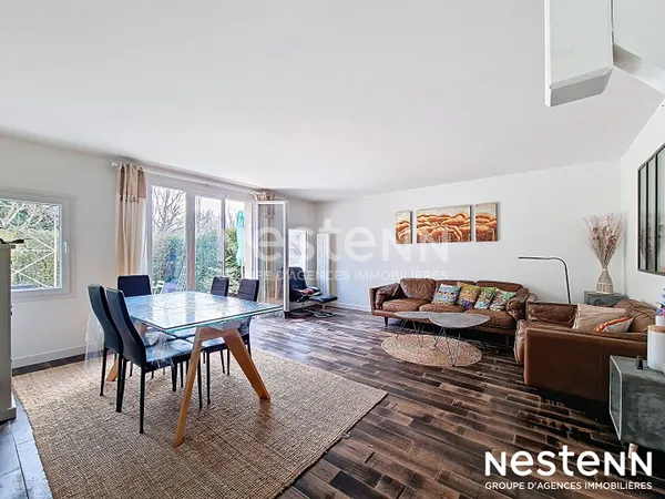 Vente maison Buc 6 pièces 4 chambres proche commerces et transports.