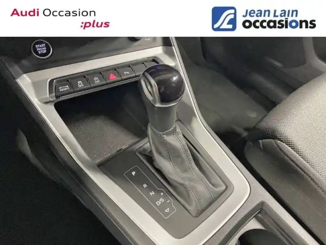 Audi Q3 35 tfsi 150 ch s tronic 7 — photo 3