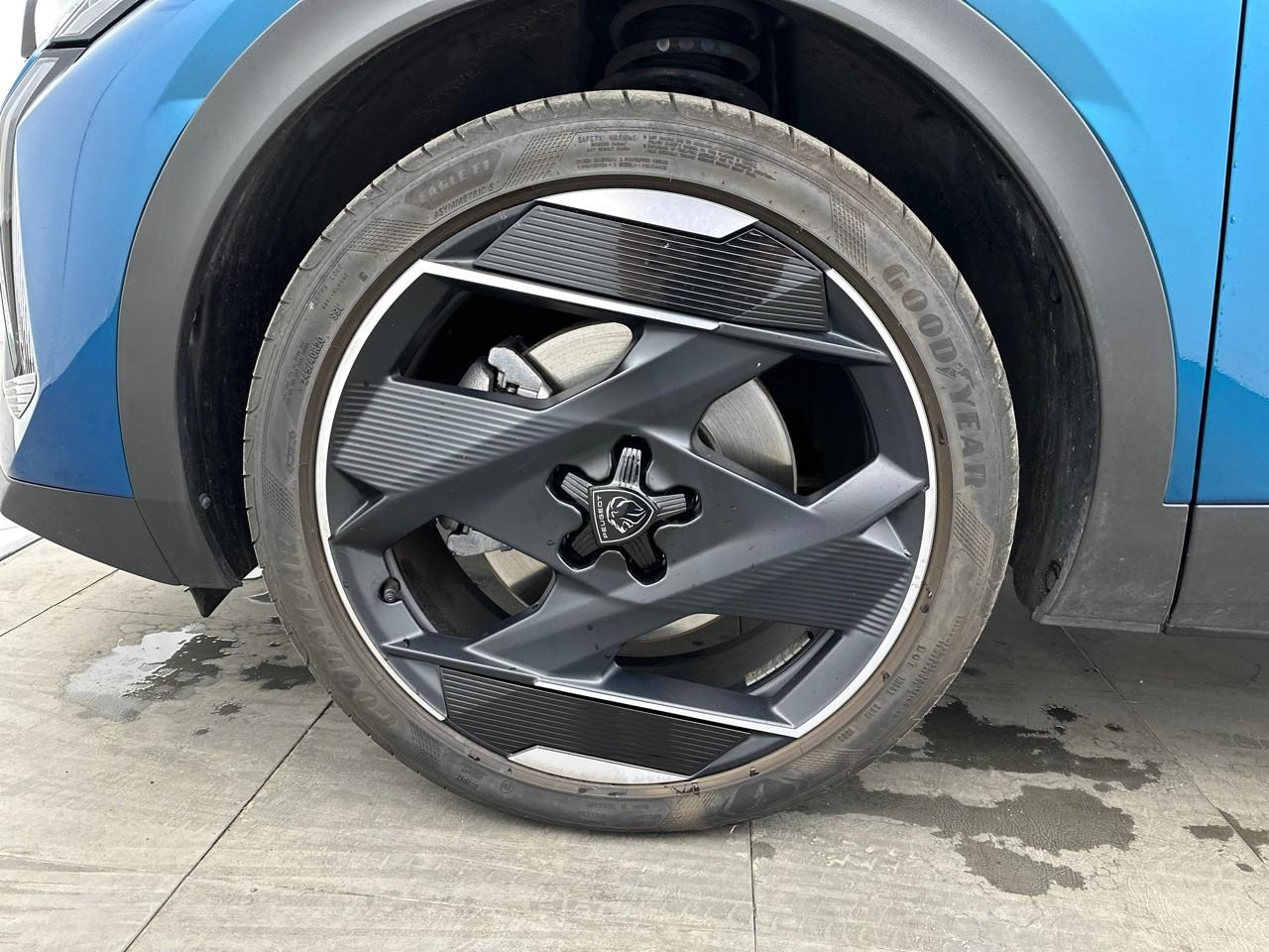 Peugeot 408 phev 180 e-eat8 gt — photo 14