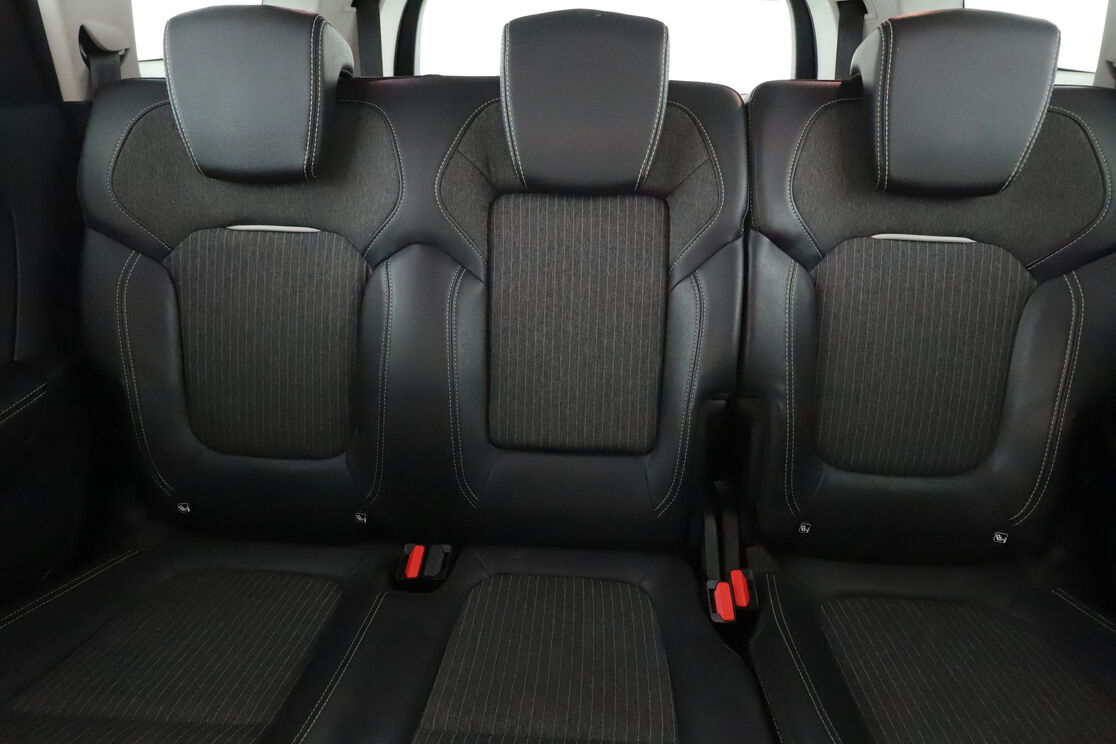 Renault Grand Scenic 1.3 TCe Intens EDC — photo 14