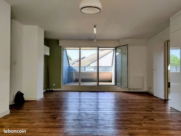 Esprit Loft & Cocon traversant - T3 de 116 m² au sol au coeur de Pacé - Ascenseur & Garage