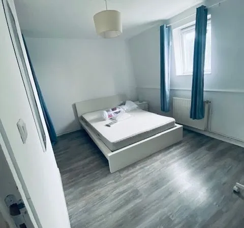 1 chambre à louer dans maison en colocation