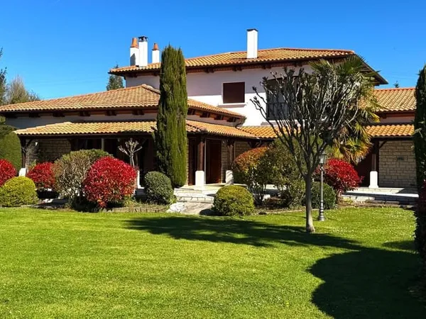 Maison 12 pièces 625 m²