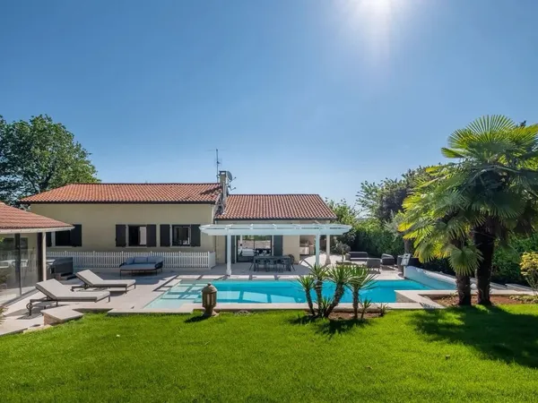 Vends maison 230m² entièrement rénovée Francheville
