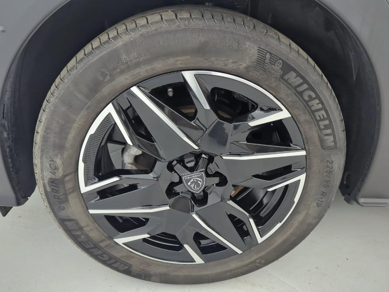 Peugeot 3008 hybrid 136 e-dcs6 allure — photo 11