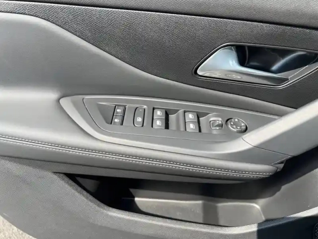 Peugeot 308 plug-in hybrid 195 ch e-dcs7 — photo 21