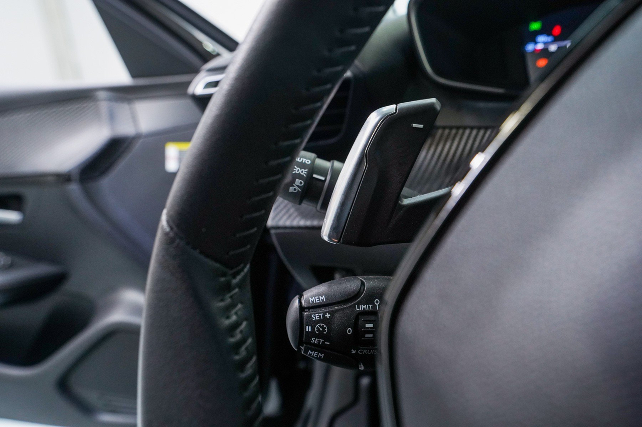 Peugeot 208 — photo 22