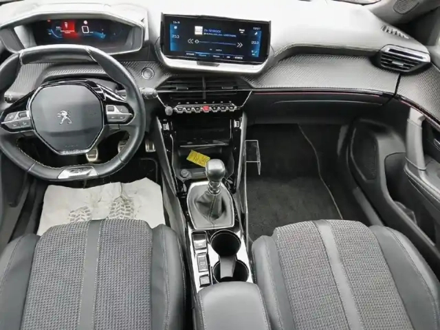Peugeot 2008 puretech 130 s&amp;s bvm6 gt — photo 10