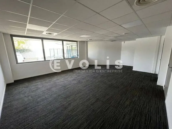 Bureaux 138 m²