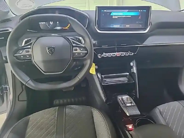 Peugeot 208 hybrid 110 e-dcs6 — photo 6
